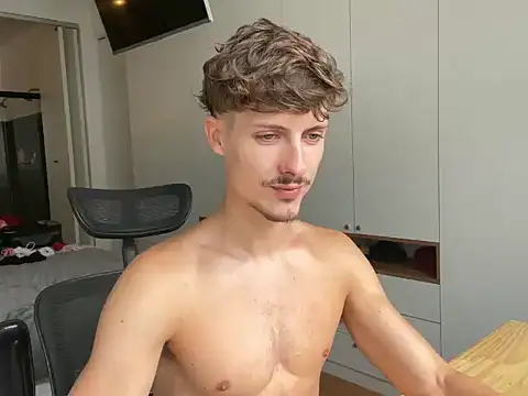 vitoraugustoxxx online show from February 5, 2026, 6:26 pm