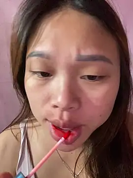 Emxinhka1 online show from April 19, 2026, 2:12 am