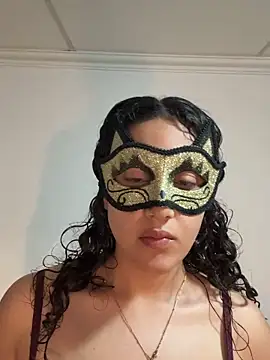 ineesdelreyy online show from April 7, 2026, 8:21 pm