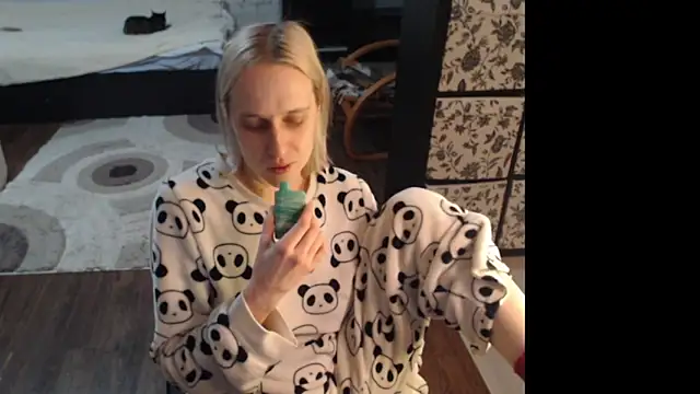 Snapshot of Your_guilty_pleasure1 chatting on February 8, 2026, 4:37 pm Your guilty pleasure1 online show from February 8, 2026, 4:37 pm