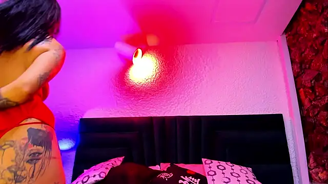 Dahliablack online show from April 2, 2026, 12:45 pm