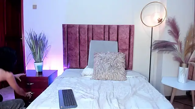 AylaStone online show from February 19, 2026, 6:16 pm