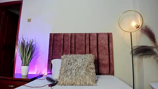 AylaStone online show from February 11, 2026, 6:41 pm