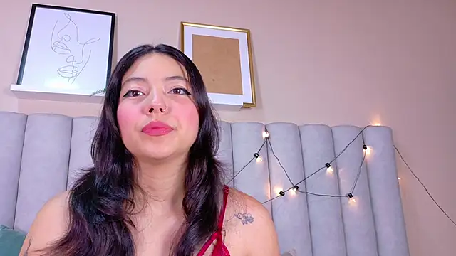 AnnieRouse   online show from April 12, 2026, 11:35 am