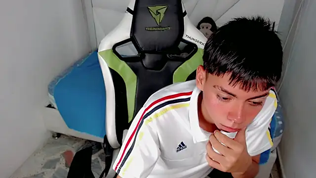 Liarr  online show from February 7, 2026, 7:33 pm