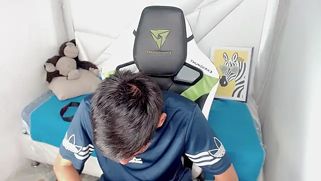 Liarr  online show from February 10, 2026, 7:57 pm