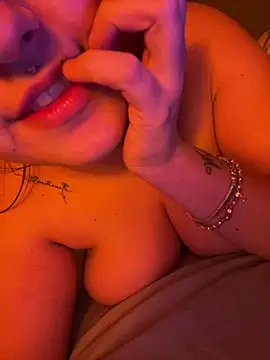 Snapshot of ladysofi02 chatting on February 27, 2026, 2:45 am ladysofi02 online show from February 27, 2026, 2:45 am