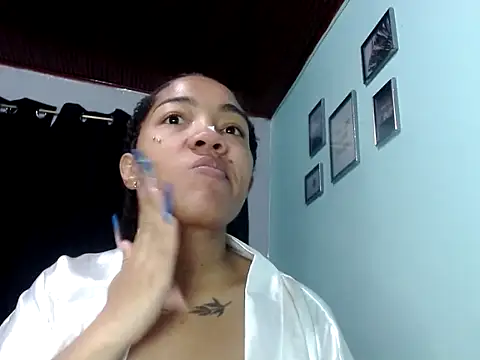 Sexy Supermomm online show from April 22, 2026, 3:57 am