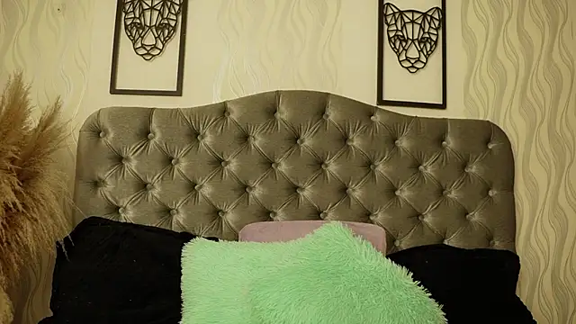 katt eyes  online show from March 6, 2026, 1:17 pm