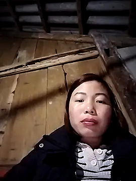 Snapshot of Ella-aa chatting on February 8, 2026, 10:57 am Ella-aa online show from February 8, 2026, 10:57 am