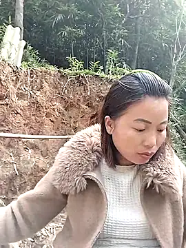 Ella-aa online show from March 3, 2026, 2:07 am