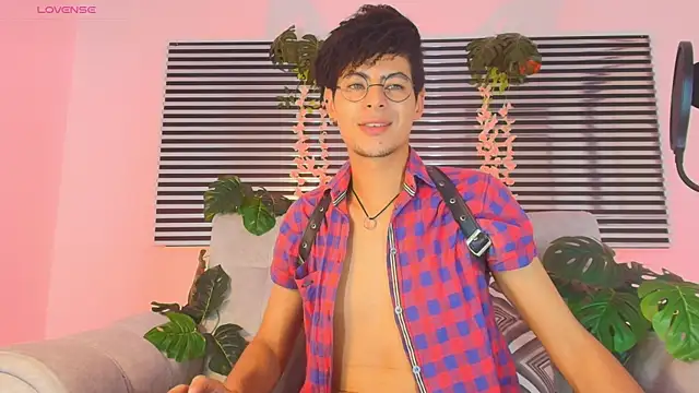 Snapshot of ThiiagoSaeenz chatting on May 28, 2026, 5:48 am ThiiagoSaeenz online show from May 28, 2026, 5:48 am