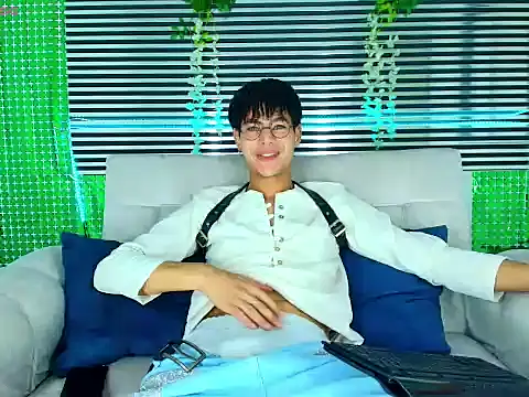 ThiiagoSaeenz online show from March 23, 2026, 5:57 pm