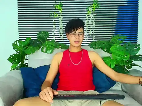 ThiiagoSaeenz online show from March 1, 2026, 4:23 am