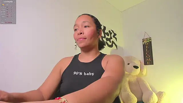 Snapshot of Nia13 chatting on February 5, 2026, 5:14 am Nia13 online show from February 5, 2026, 5:14 am