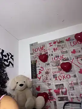 Snapshot of Nia13 chatting on February 15, 2026, 6:36 am Nia13 online show from February 15, 2026, 6:36 am