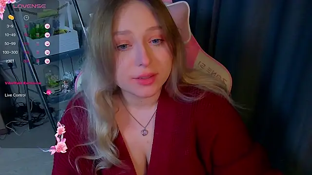 Snapshot of Emiliaaah chatting on February 13, 2026, 11:10 am Emiliaaah online show from February 13, 2026, 11:10 am