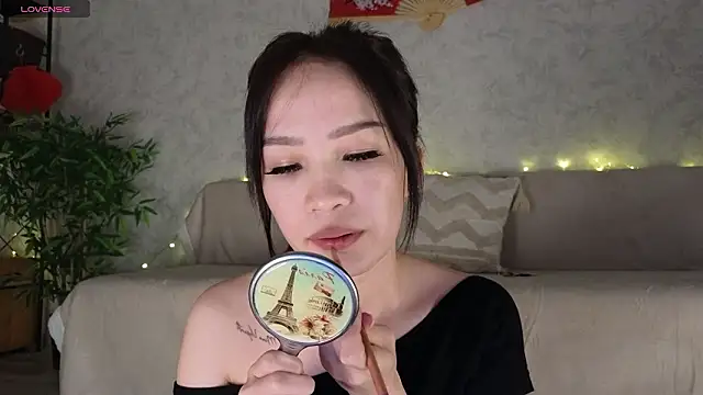 saya li11 online show from February 17, 2026, 4:04 pm