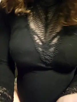 Snapshot of Isa363636 chatting on February 14, 2026, 10:21 pm Isa363636 online show from February 14, 2026, 10:21 pm