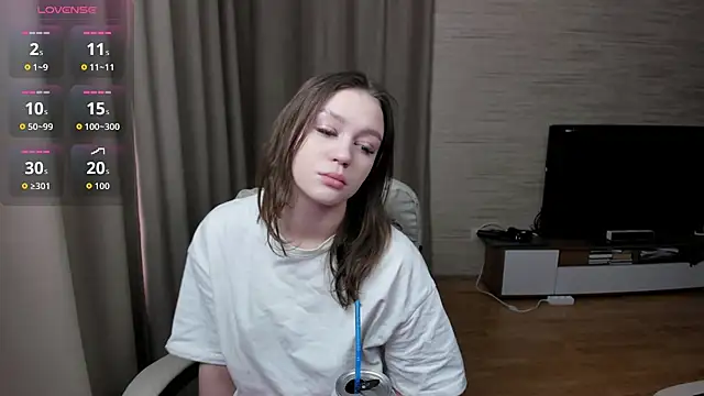 Snapshot of CarmenHill chatting on February 15, 2026, 4:35 am CarmenHill online show from February 15, 2026, 4:35 am