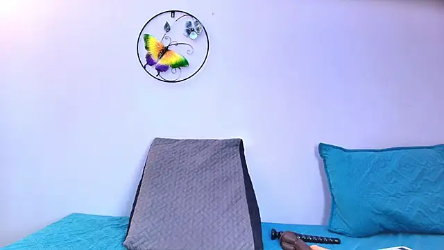 melany roberts  online show from February 27, 2026, 3:18 am