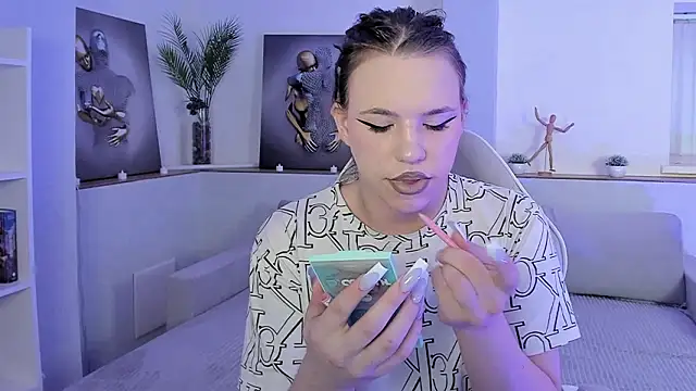 Snapshot of Madison_dolly chatting on February 3, 2026, 2:53 am Madison dolly online show from February 3, 2026, 2:53 am