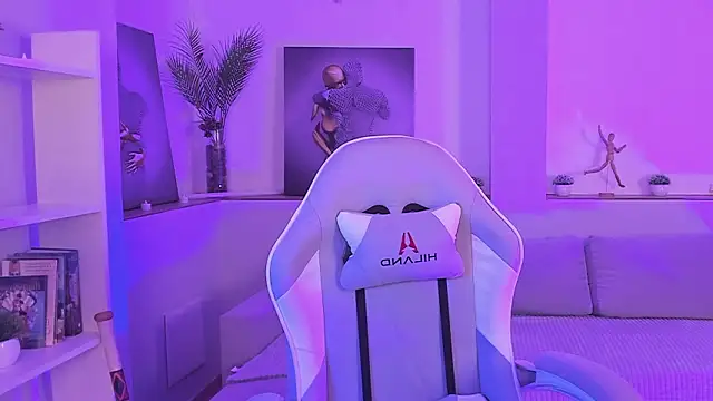 Snapshot of Madison_dolly chatting on February 27, 2026, 2:12 am Madison dolly online show from February 27, 2026, 2:12 am