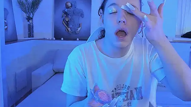 Snapshot of Madison_dolly chatting on March 3, 2026, 2:07 am Madison dolly online show from March 3, 2026, 2:07 am