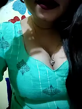 Snapshot of PARI51 chatting on February 10, 2026, 7:02 pm PARI51 online show from February 10, 2026, 7:02 pm