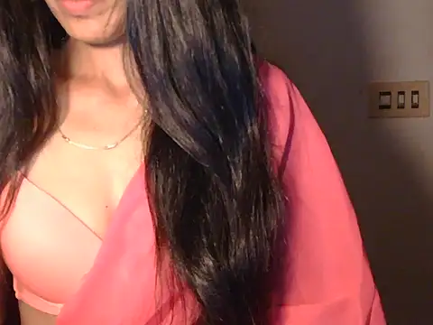 Snapshot of Qute_flora chatting on May 27, 2026, 5:53 pm Qute flora online show from May 27, 2026, 5:53 pm