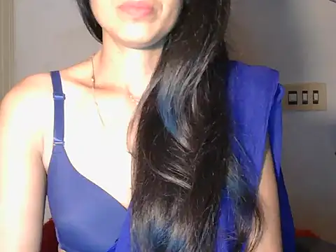 Snapshot of Qute_flora chatting on May 23, 2026, 6:07 pm Qute flora online show from May 23, 2026, 6:07 pm