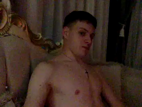 Snapshot of Carlos18loverboyfriend chatting on March 26, 2026, 10:29 pm Carlos18loverboyfriend online show from March 26, 2026, 10:29 pm