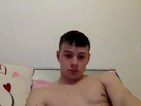 Snapshot of Carlos18loverboyfriend chatting on March 9, 2026, 6:33 pm Carlos18loverboyfriend online show from March 9, 2026, 6:33 pm