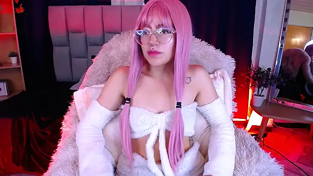 Snapshot of Allissoon_ chatting on February 11, 2026, 11:43 am Allissoon online show from February 11, 2026, 11:43 am