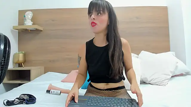 Snapshot of luz-miiaa chatting on February 7, 2026, 12:02 pm luz-miiaa online show from February 7, 2026, 12:02 pm