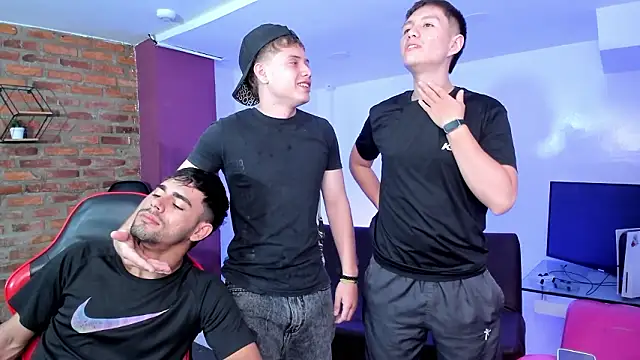 Snapshot of Bad_Boys777 chatting on February 27, 2026, 9:47 pm Bad Boys777 online show from February 27, 2026, 9:47 pm