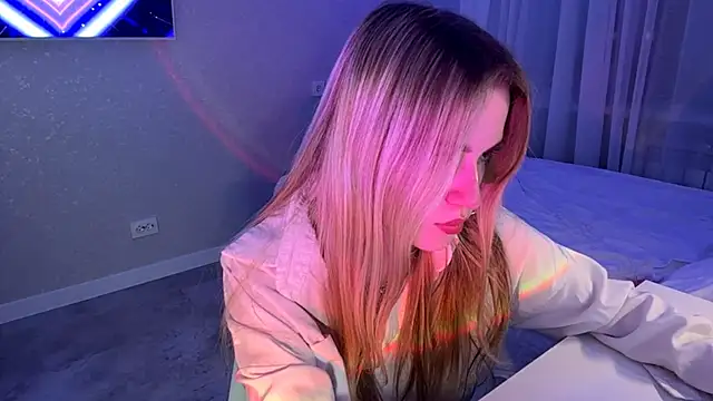 Between Eeys online show from March 29, 2026, 4:30 pm