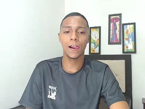 Snapshot of hotboyluxe chatting on March 3, 2026, 3:24 am hotboyluxe online show from March 3, 2026, 3:24 am