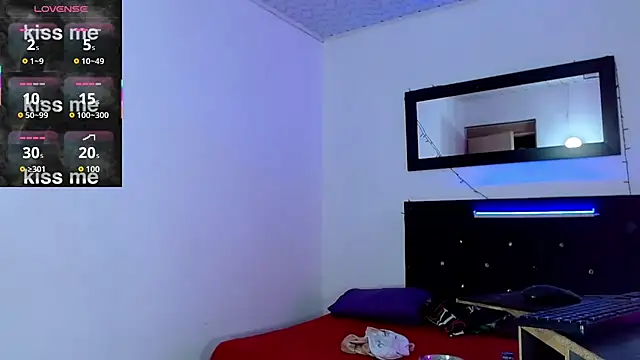 hotboyluxe online show from July 15, 2026, 6:53 am