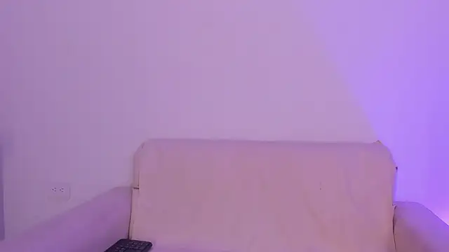 liorah wolf online show from March 18, 2026, 8:10 pm