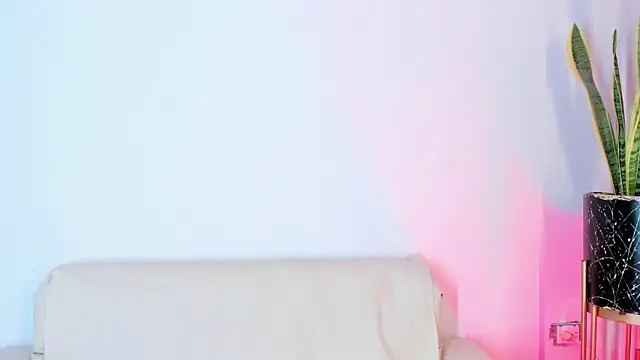 liorah wolf online show from March 26, 2026, 7:45 pm