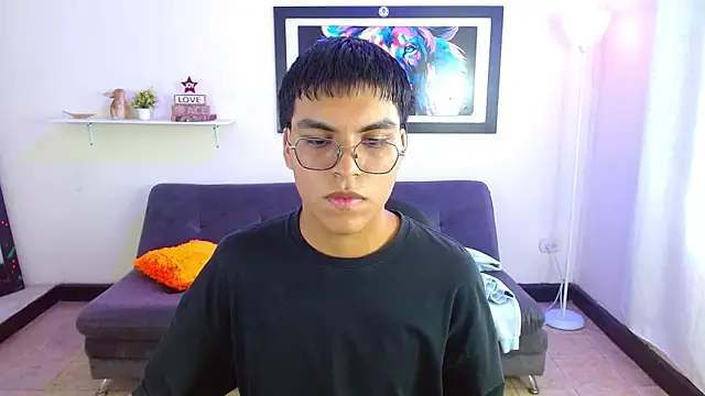 Maecum18 online show from March 17, 2026, 8:45 pm