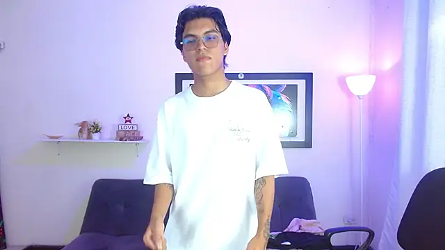 Snapshot of Maecum18 chatting on February 27, 2026, 9:03 pm Maecum18 online show from February 27, 2026, 9:03 pm