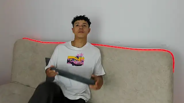 Snapshot of _Alex_Colton chatting on April 5, 2026, 10:05 pm Alex Colton online show from April 5, 2026, 10:05 pm