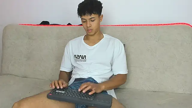 Snapshot of _Alex_Colton chatting on April 15, 2026, 10:21 pm Alex Colton online show from April 15, 2026, 10:21 pm