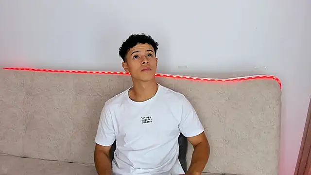 Snapshot of _Alex_Colton chatting on April 8, 2026, 10:11 pm Alex Colton online show from April 8, 2026, 10:11 pm