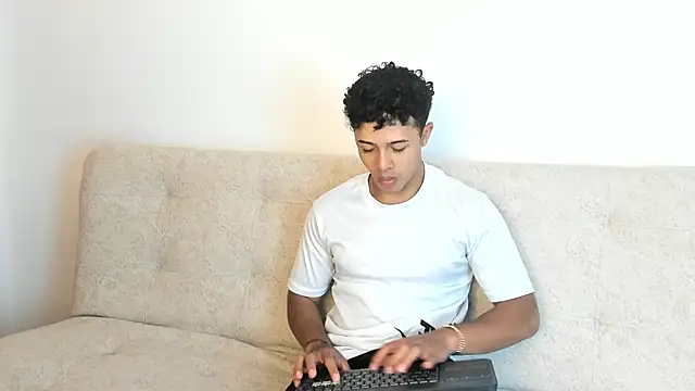 Snapshot of _Alex_Colton chatting on February 13, 2026, 10:10 pm Alex Colton online show from February 13, 2026, 10:10 pm