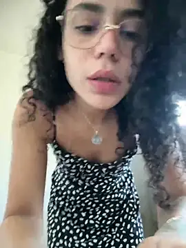 SirenStell0 online show from June 7, 2026, 2:11 pm