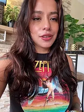 Snapshot of foxxy_lover chatting on April 7, 2026, 7:59 pm foxxy lover online show from April 7, 2026, 7:59 pm