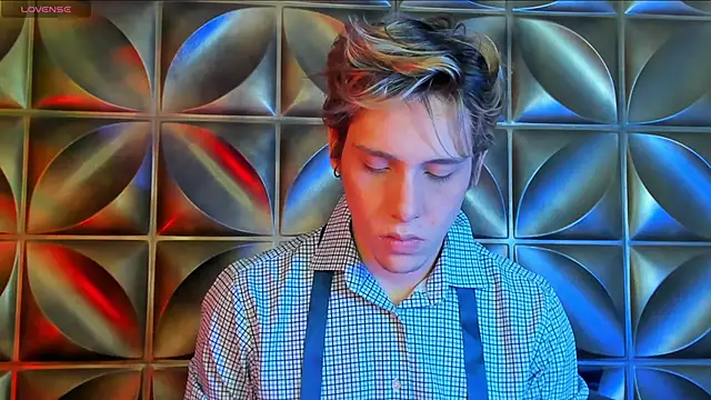 Snapshot of DannyParker_ chatting on February 18, 2026, 4:32 am DannyParker online show from February 18, 2026, 4:32 am